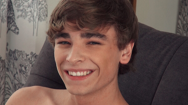jeune gay mignon